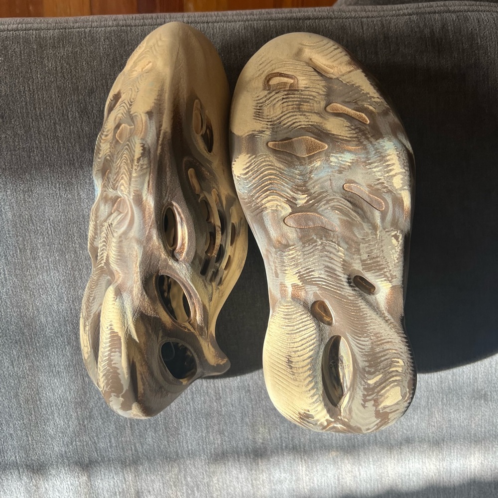 Yeezy Kids Shoes Slippers in Brown and Tan kids size 13K